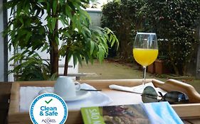 AZORES HOLIDAYS HOUSE -B&B - Suites - Self Check-in KEYBOARD
